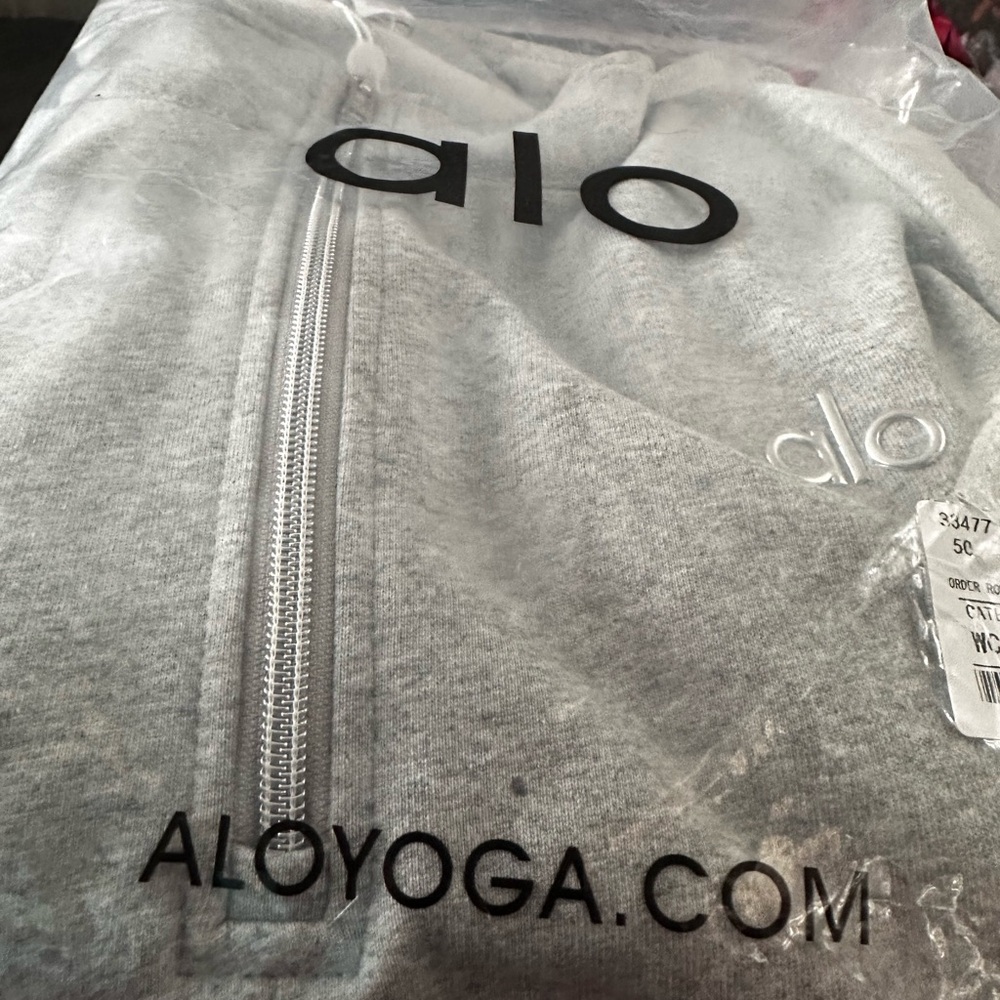 ALO Yoga Heather Gray Full-Zip Hoodie

856-525-7208
